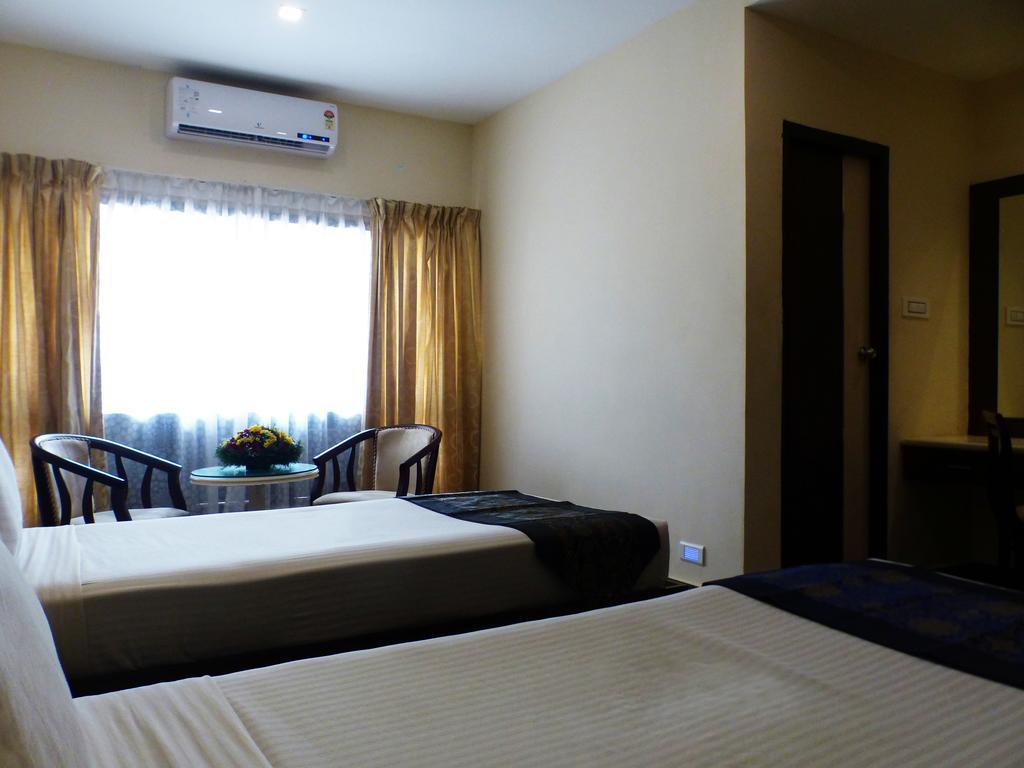 Hotel Highway Garden Kochi Ngoại thất bức ảnh