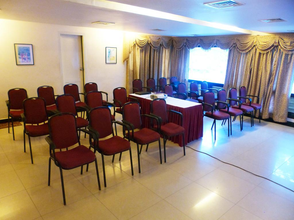 Hotel Highway Garden Kochi Ngoại thất bức ảnh