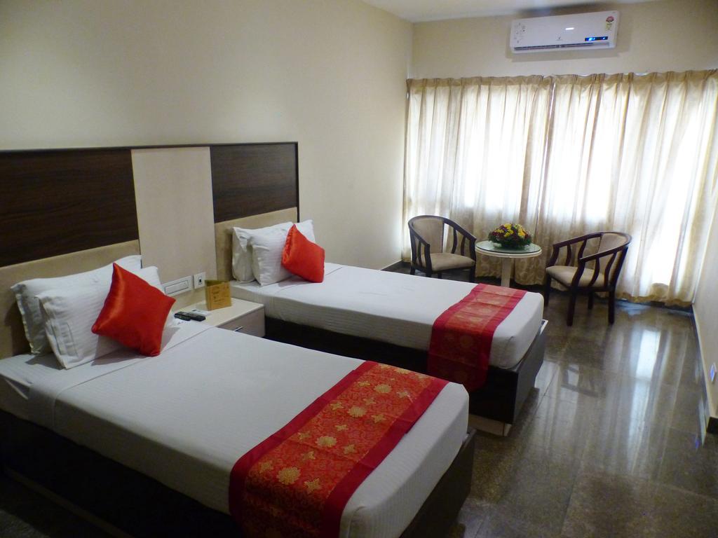 Hotel Highway Garden Kochi Ngoại thất bức ảnh
